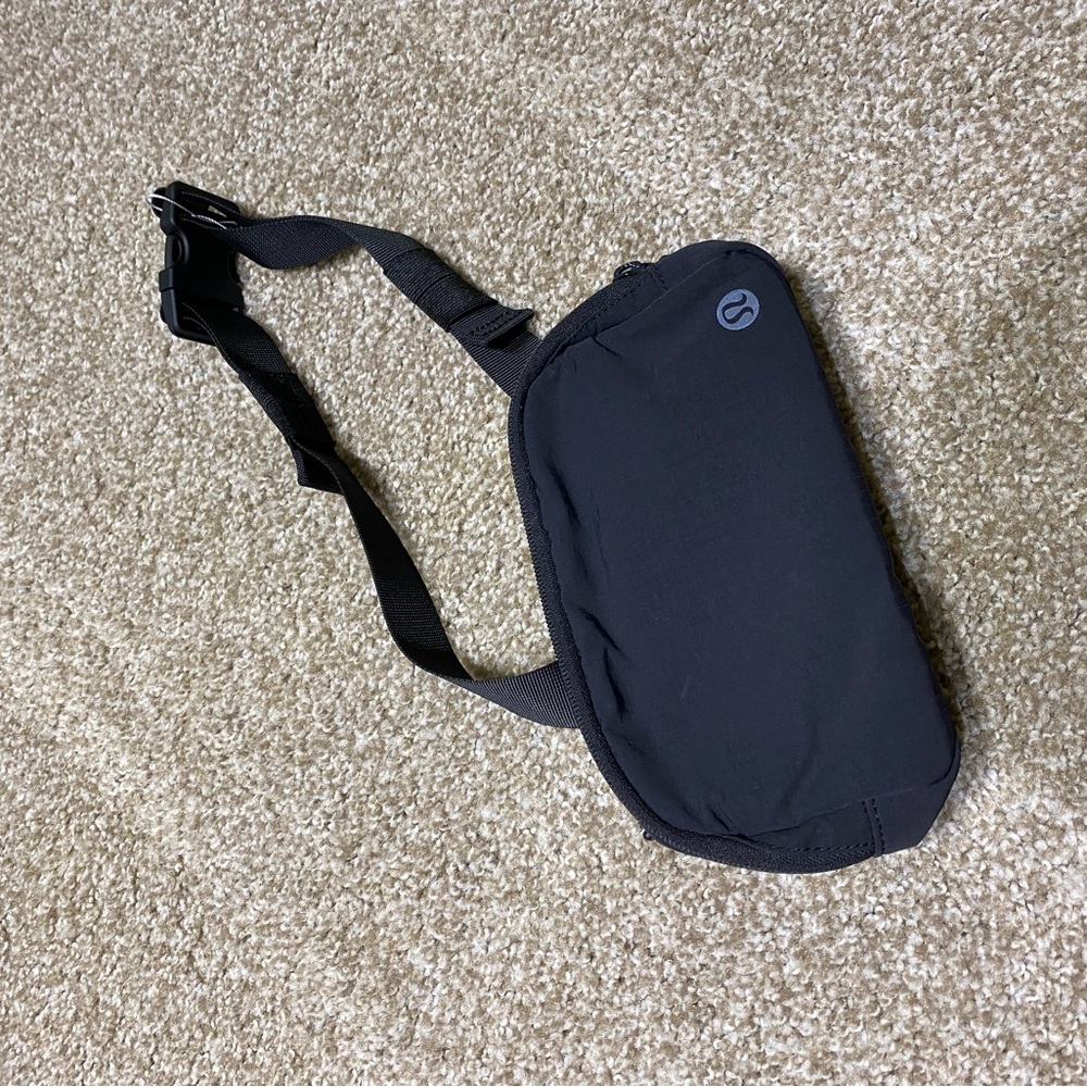 Lululemon belt bag